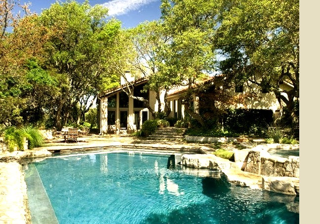 Austin Traditional Pool